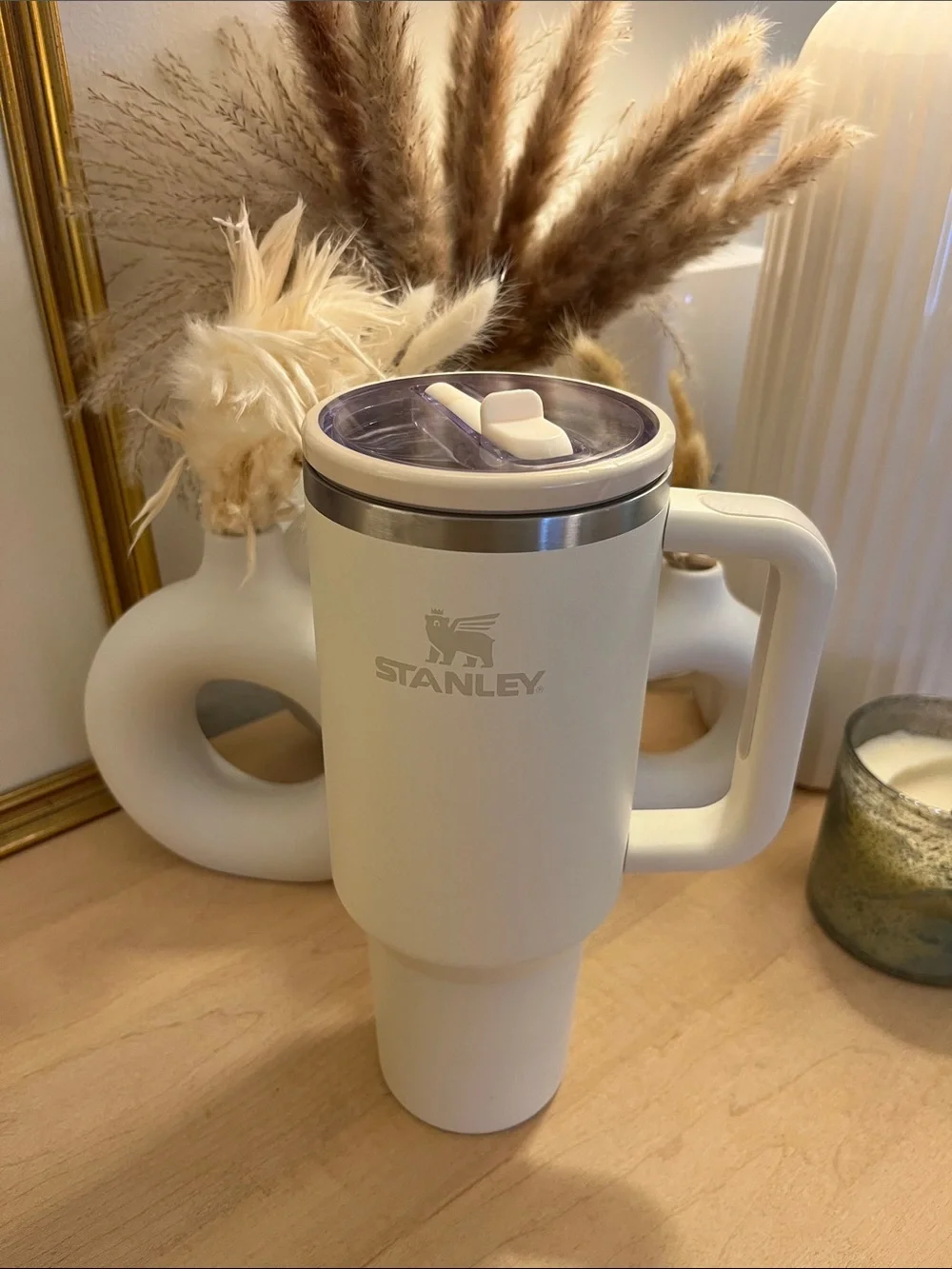 Stanley White Insulated Travel Mug with Handle and Clear Lid - Picture 1 of 1